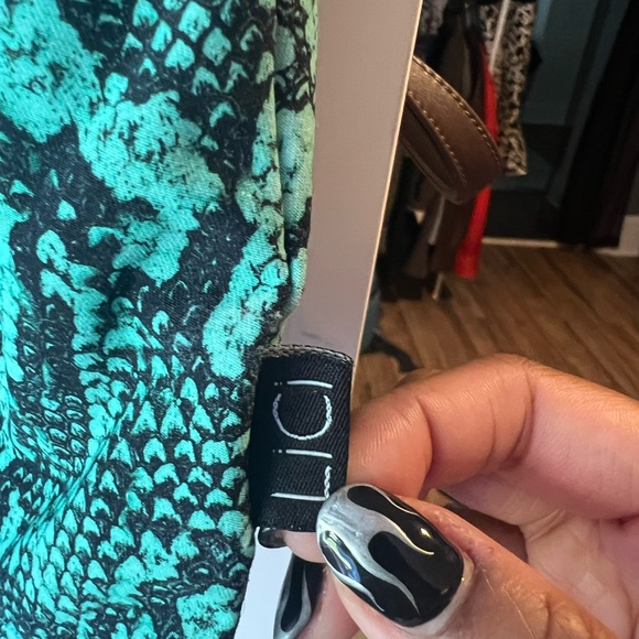 Lici Fit Workout Top - Picture 4 of 4